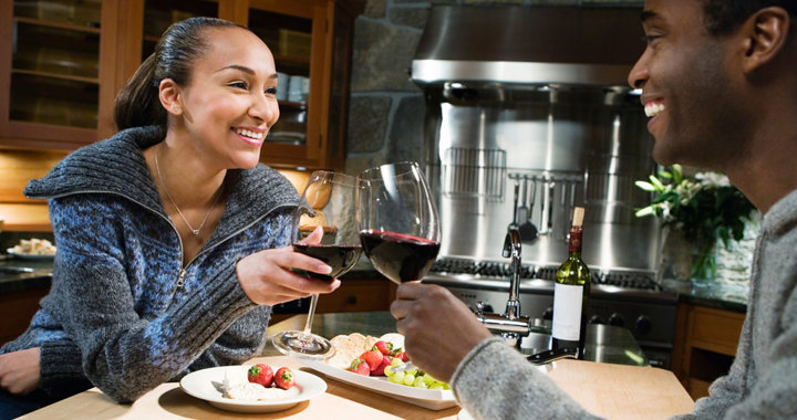 Couple drinking wine.